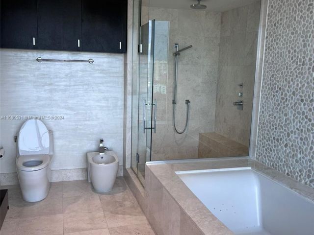 Apartment for sale  Unit #1208 - photo 5671097