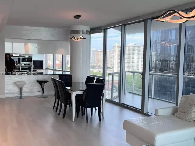 Apartment for rent  Unit #1208 - photo 5671134