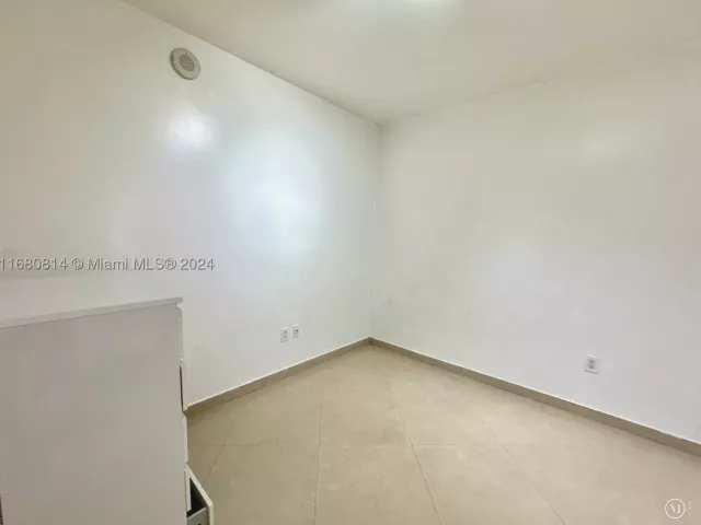 3-bedroom condo for sale in Hallandale Beach - 1830 S Ocean Dr 4711 - MondialRealty