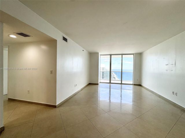 Apartment for sale  Unit #4711 - photo 5951395