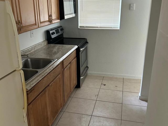 Home for sale at 948 NW 14th Ct - photo 6047290