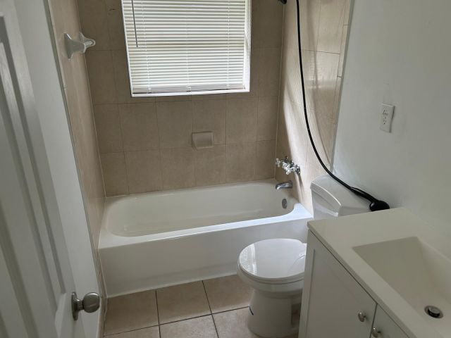 Home for sale at 948 NW 14th Ct - photo 6047292