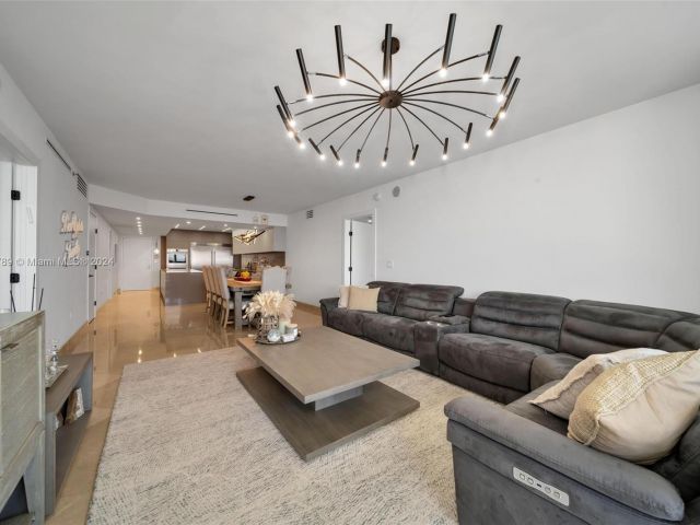 Apartment for sale  Unit #3202 - photo 5671919