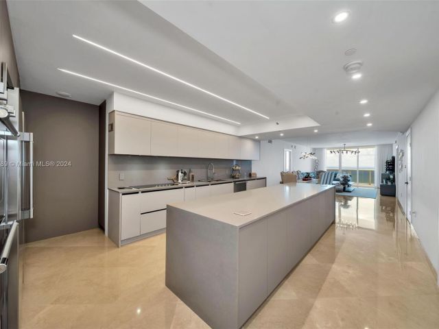 Apartment for sale  Unit #3202 - photo 5671922