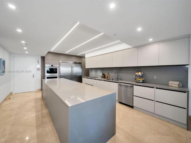 Apartment for sale  Unit #3202 - photo 5671923