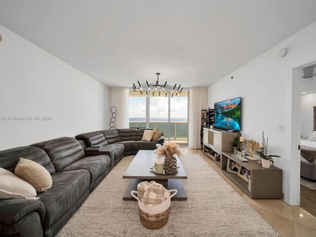 Apartment for sale  Unit #3202 - photo 5671927