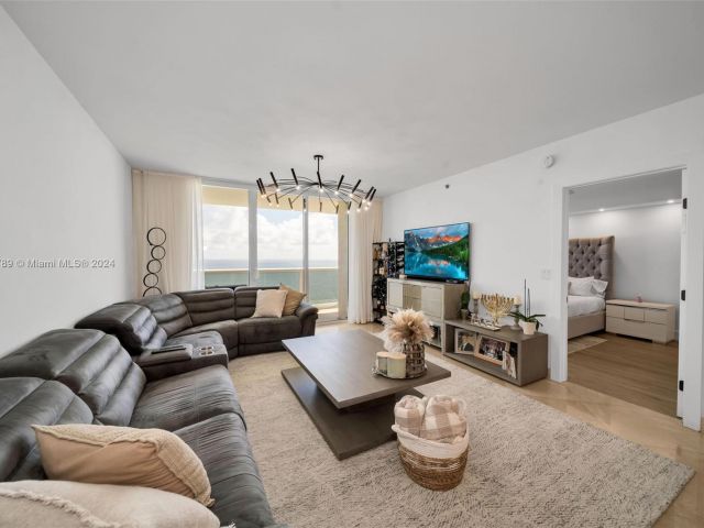 Apartment for sale  Unit #3202 - photo 5671928