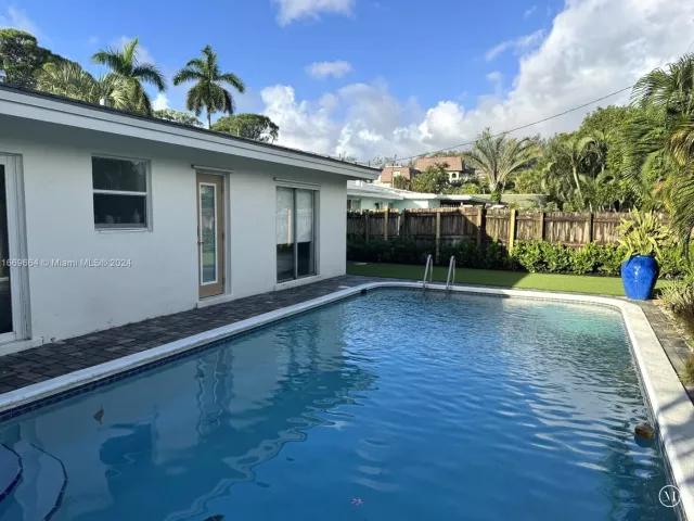 3-bedroom home for rent in Fort Lauderdale - 1427 NE 60th St 0 - MondialRealty