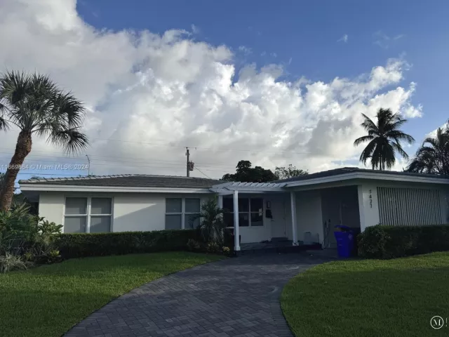 3-bedroom home for rent in Fort Lauderdale - 1427 NE 60th St 0 - MondialRealty