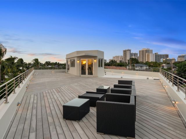 Home for sale at 3300 NE 39th Street - photo 5801782