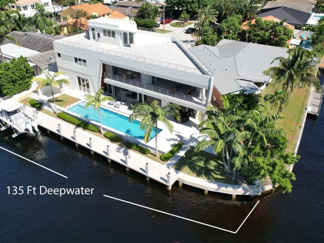 Home for sale at 3300 NE 39th Street - photo 5801792