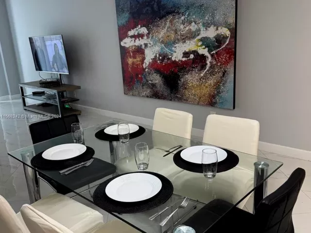 Apartment for rent  Unit #1208 - photo 5648407