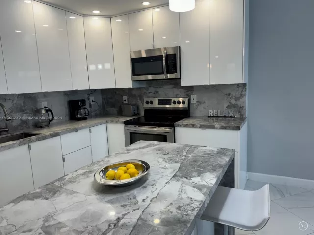 Apartment for rent  Unit #1208 - photo 5648408