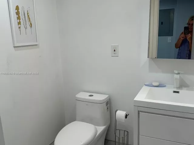 Apartment for rent  Unit #1208 - photo 5648405