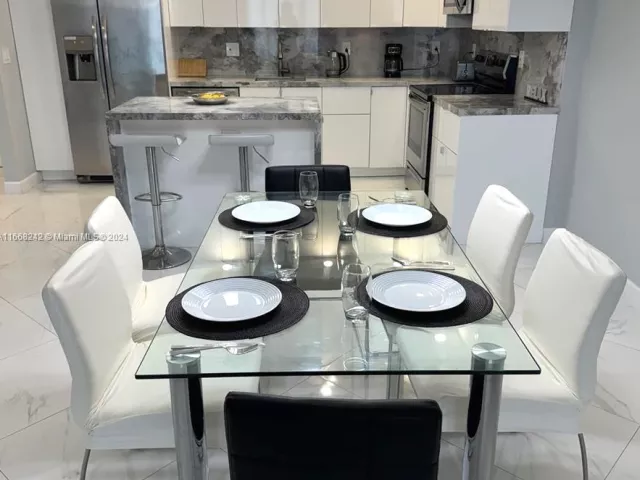 Apartment for rent  Unit #1208 - photo 5648398