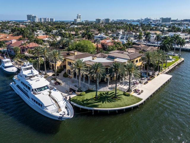 Home for sale at 1 Isla Bahia Dr - photo 5801829