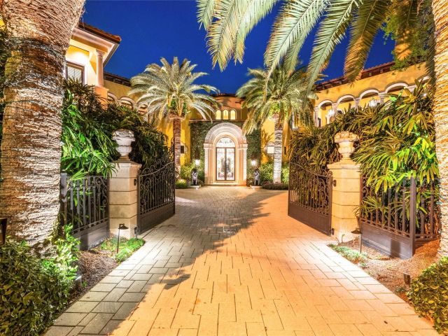 Home for sale at 1 Isla Bahia Dr - photo 5801836