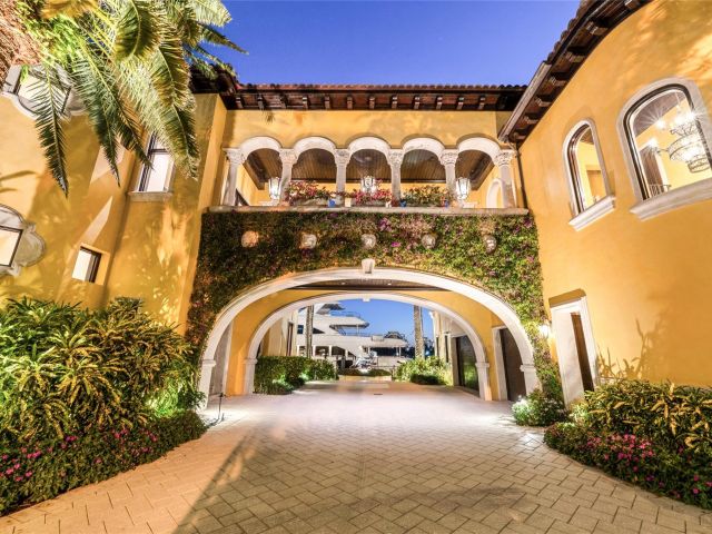 Home for sale at 1 Isla Bahia Dr - photo 5801838