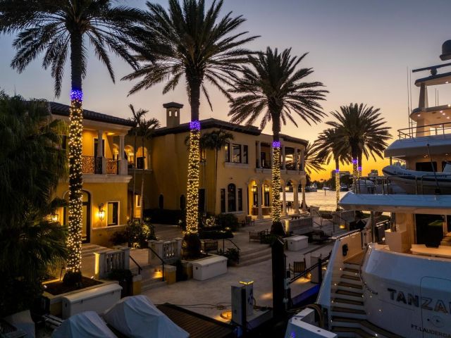 Home for sale at 1 Isla Bahia Dr - photo 5801839