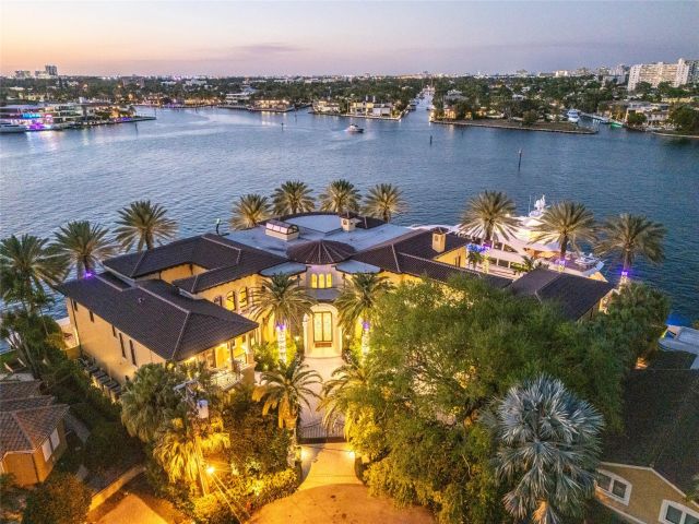 Home for sale at 1 Isla Bahia Dr - photo 5801843