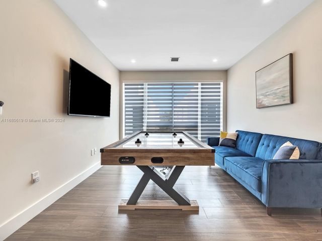 Home for sale at 1808 Coral Ridge Dr 1808 - photo 5569695