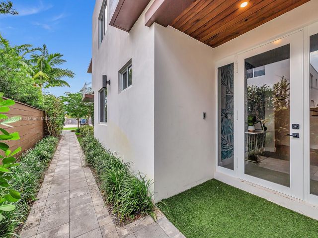 Home for sale at 1808 Coral Ridge Dr 1808 - photo 5569705