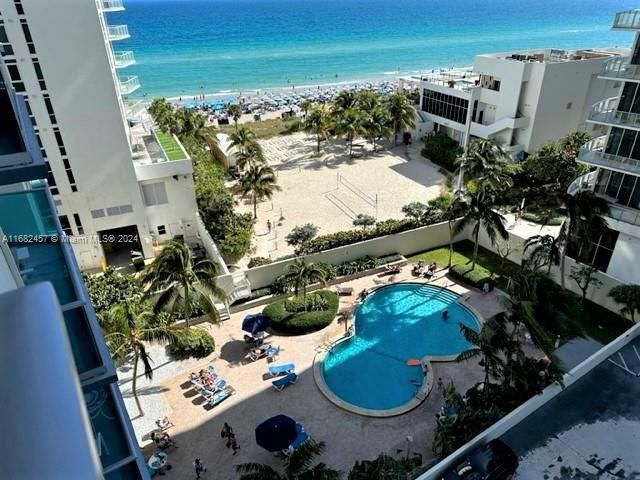 1-bedroom condo for sale in Hollywood - 4001 S Ocean Dr 9L - MondialRealty