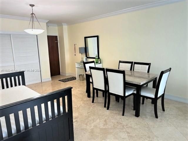 1-bedroom condo for sale in Hollywood - 4001 S Ocean Dr 9L - MondialRealty