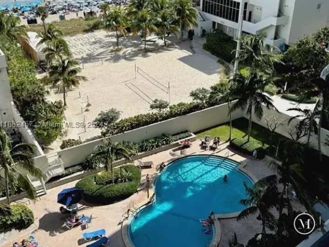 1-bedroom condo for sale in Hollywood - 4001 S Ocean Dr 9L - MondialRealty