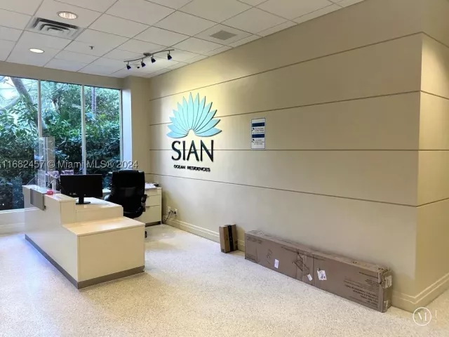 1-bedroom condo for sale in Hollywood - 4001 S Ocean Dr 9L - MondialRealty