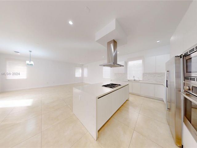 Home for sale at 9980 NW 74th Ter - photo 5587183