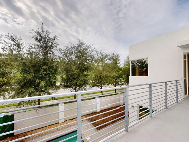 Home for sale at 9980 NW 74th Ter - photo 5587189