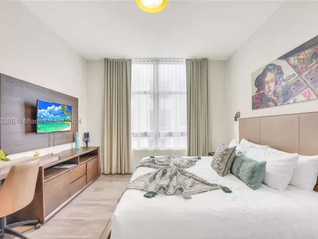 1-bedroom condo for sale in Hollywood - 777 N Ocean Dr S316 - MondialRealty