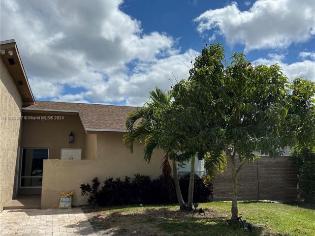 Home for sale at 3996 NW 1st Pl - photo 5730813