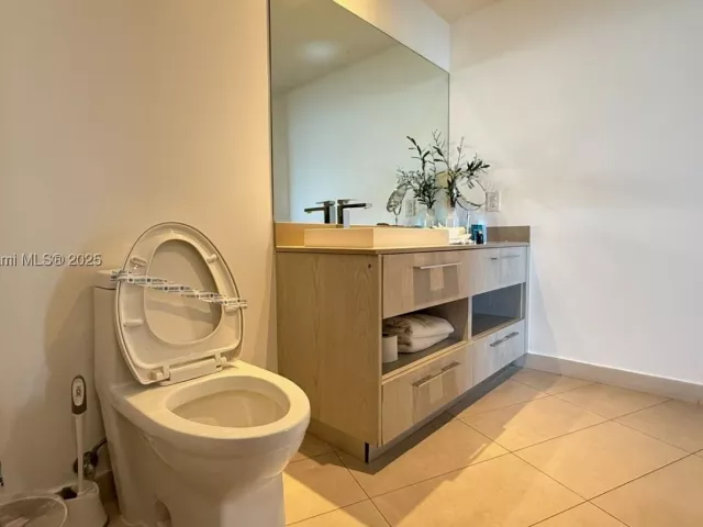 1-bedroom condo for sale in Hollywood - 4111 S Ocean Dr 1512 - MondialRealty