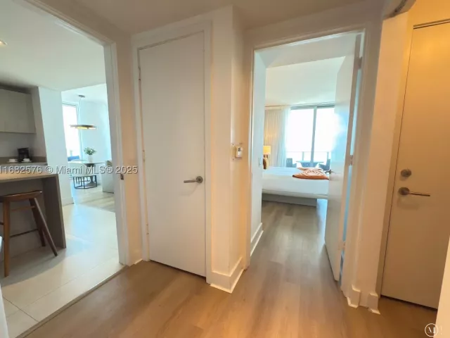 1-bedroom condo for sale in Hollywood - 4111 S Ocean Dr 1512 - MondialRealty
