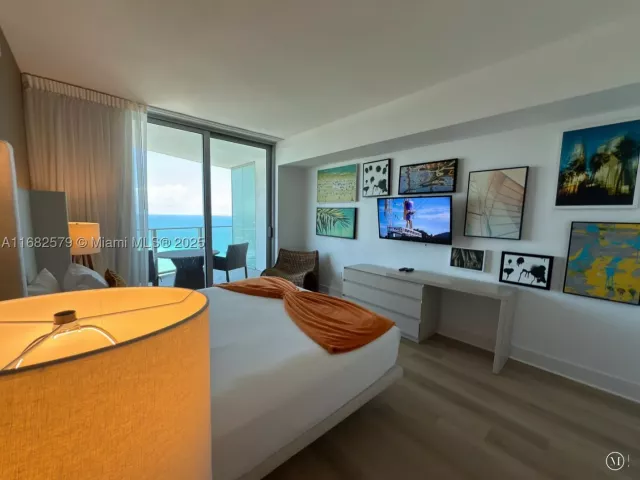 1-bedroom condo for sale in Hollywood - 4111 S Ocean Dr 2712 - MondialRealty