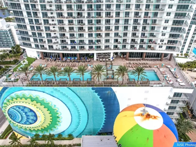 1-bedroom condo for sale in Hollywood - 4111 S Ocean Dr 2712 - MondialRealty