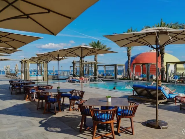 1-bedroom condo for sale in Hollywood - 4111 S Ocean Dr 2712 - MondialRealty