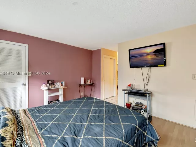 1-bedroom condo for sale in Hallandale Beach - 3161 S Ocean Dr 203 - MondialRealty