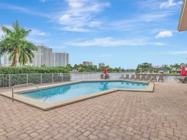 1-bedroom condo for sale in Hallandale Beach - 3161 S Ocean Dr 203 - MondialRealty