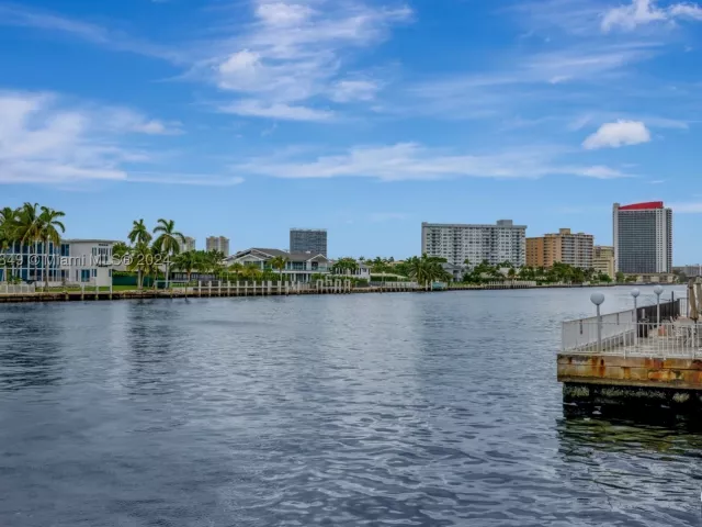 1-bedroom condo for sale in Hallandale Beach - 3161 S Ocean Dr 203 - MondialRealty