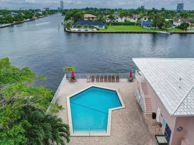 1-bedroom condo for sale in Hallandale Beach - 3161 S Ocean Dr 203 - MondialRealty
