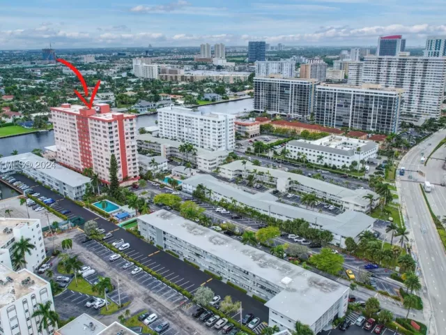 1-bedroom condo for sale in Hallandale Beach - 3161 S Ocean Dr 203 - MondialRealty