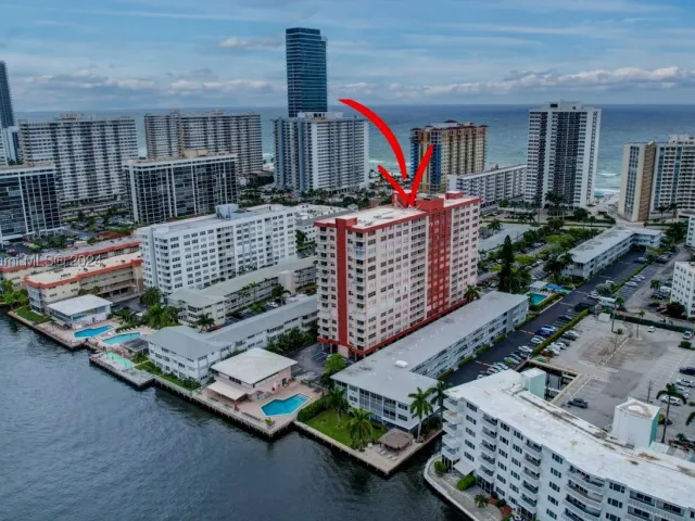 1-bedroom condo for sale in Hallandale Beach - 3161 S Ocean Dr 203 - MondialRealty