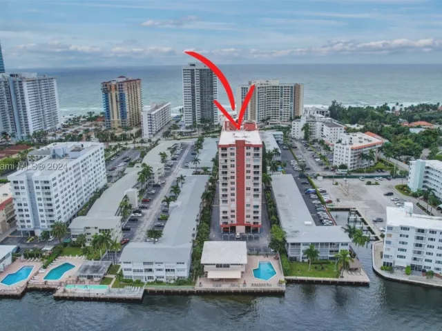 1-bedroom condo for sale in Hallandale Beach - 3161 S Ocean Dr 203 - MondialRealty