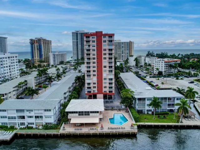 1-bedroom condo for sale in Hallandale Beach - 3161 S Ocean Dr 203 - MondialRealty