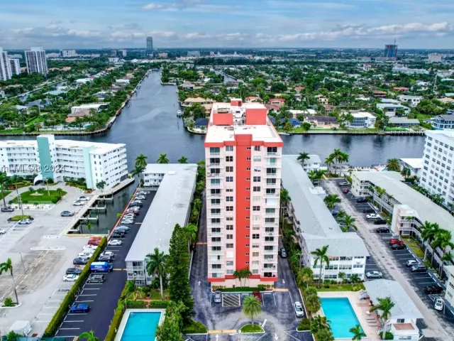 1-bedroom condo for sale in Hallandale Beach - 3161 S Ocean Dr 203 - MondialRealty