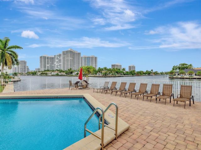 1-bedroom condo for sale in Hallandale Beach - 3161 S Ocean Dr 203 - MondialRealty