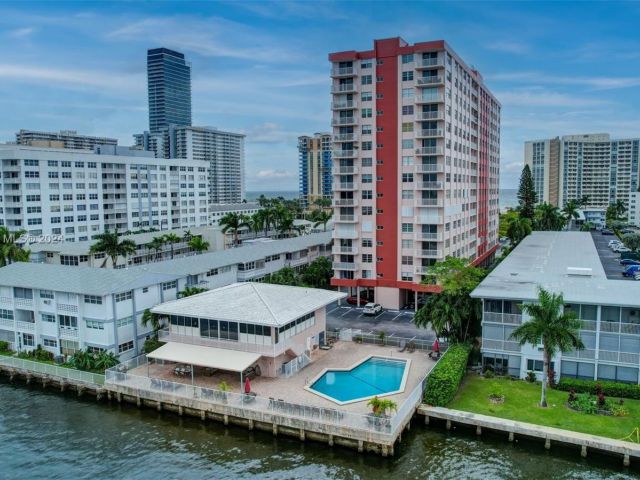1-bedroom condo for sale in Hallandale Beach - 3161 S Ocean Dr 203 - MondialRealty